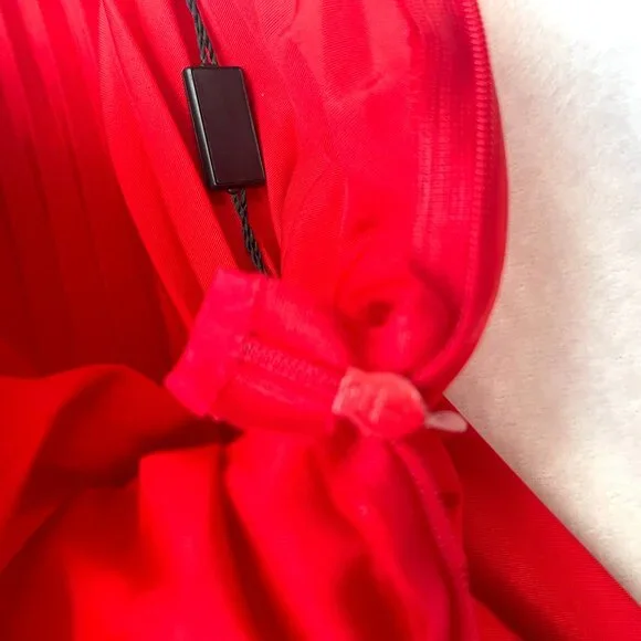 Auc NWOT $2500 Valentino Pleated Midi Skirt in True Red - Picture 12 of 16